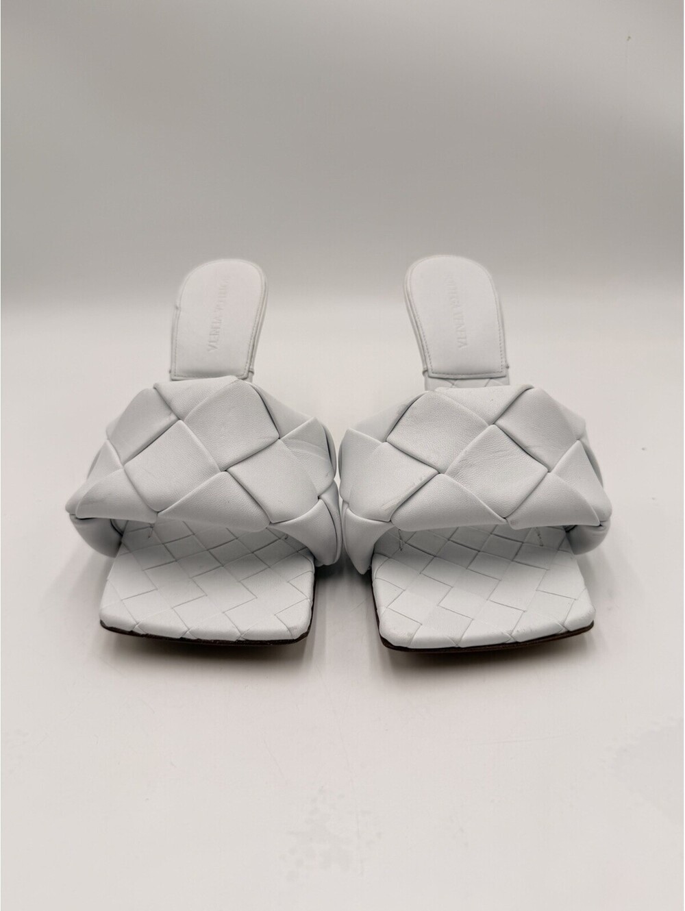 Women’s Bottega Veneta Lido mules white intrecciato woven leather Size 37.5 - Picture 2 of 5